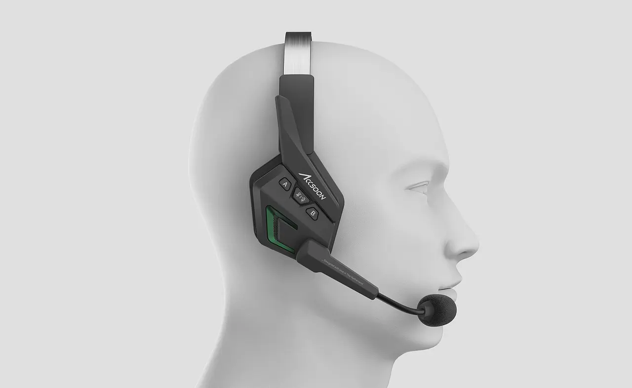 V1.2 / 重新组织侧面功能区与绿色装饰件。